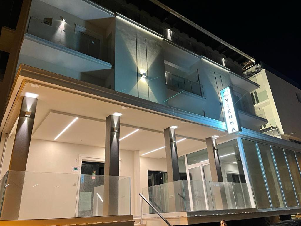 Hotel Vienna Rivazzurra Rimini Extérieur photo