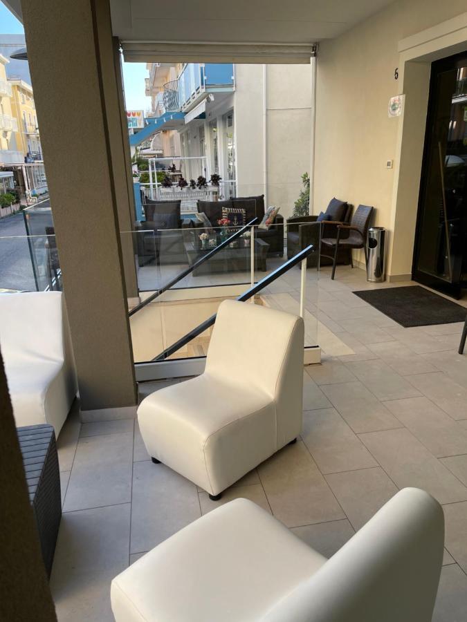 Hotel Vienna Rivazzurra Rimini Extérieur photo