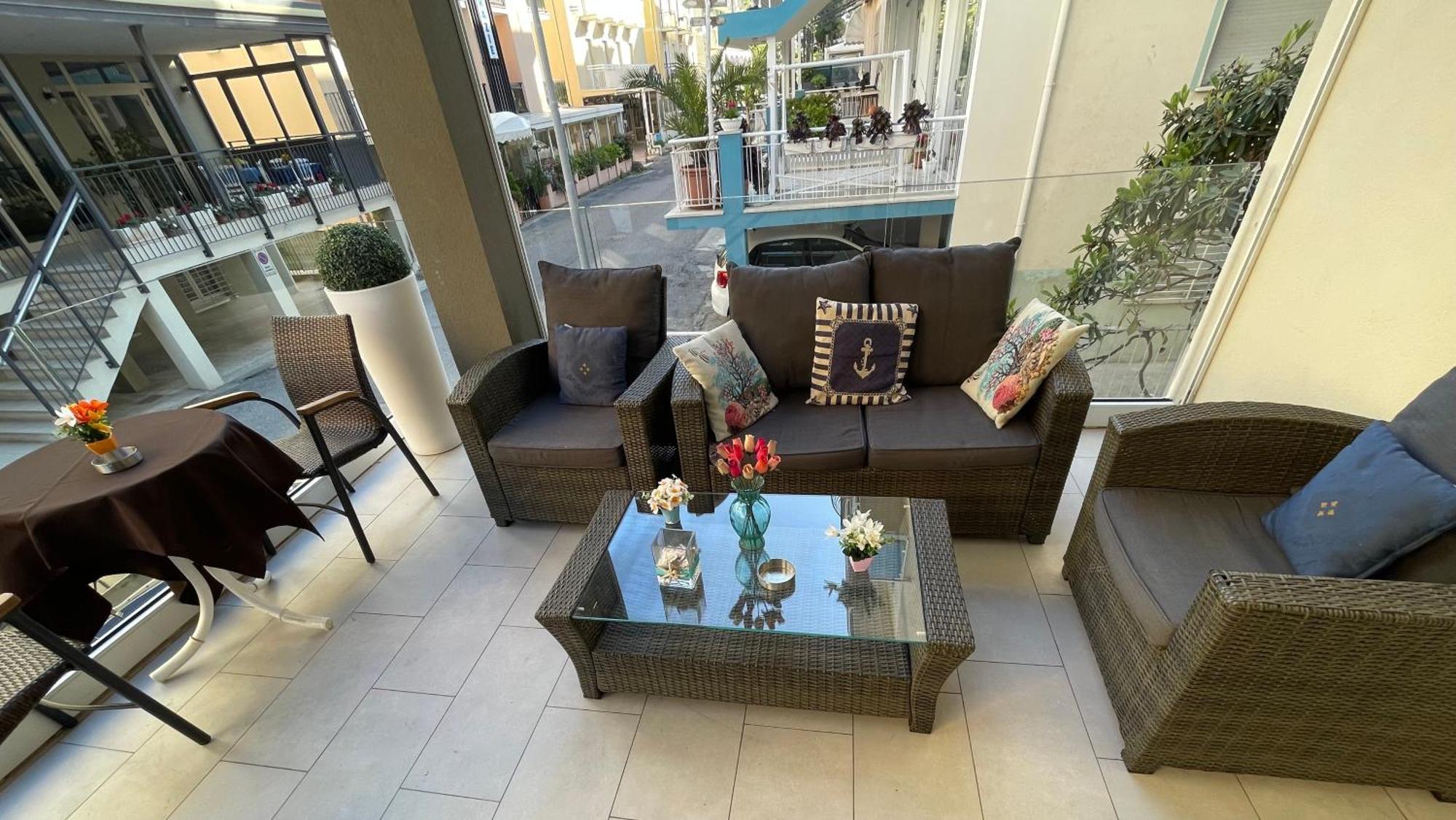 Hotel Vienna Rivazzurra Rimini Extérieur photo