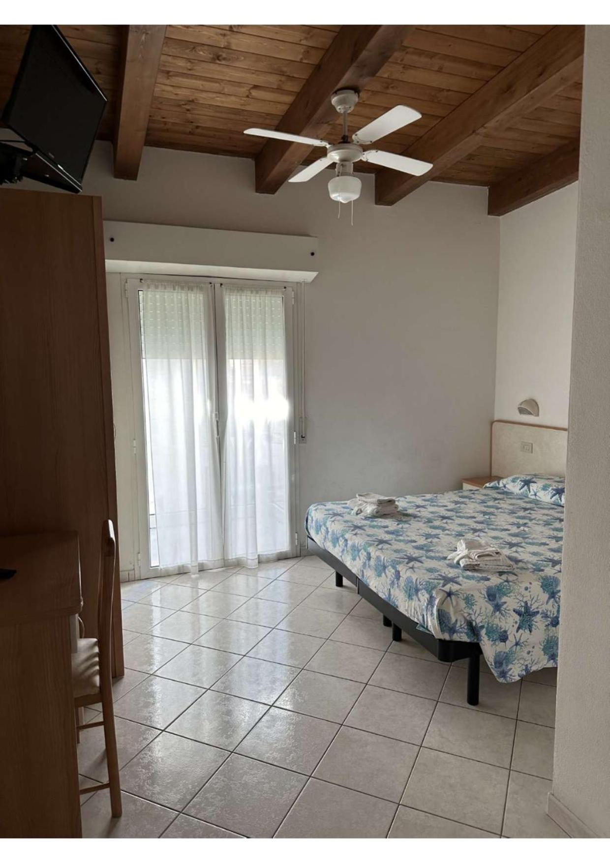 Hotel Vienna Rivazzurra Rimini Extérieur photo