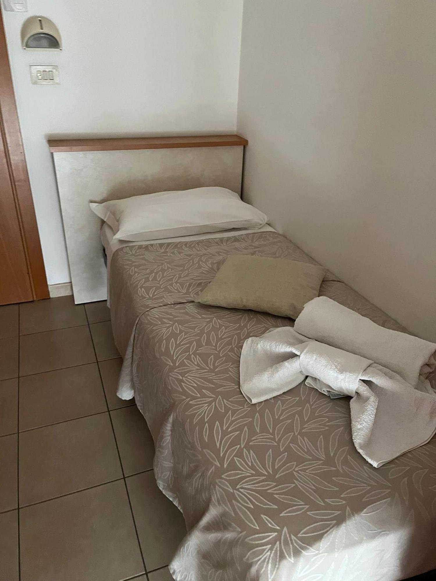 Hotel Vienna Rivazzurra Rimini Extérieur photo