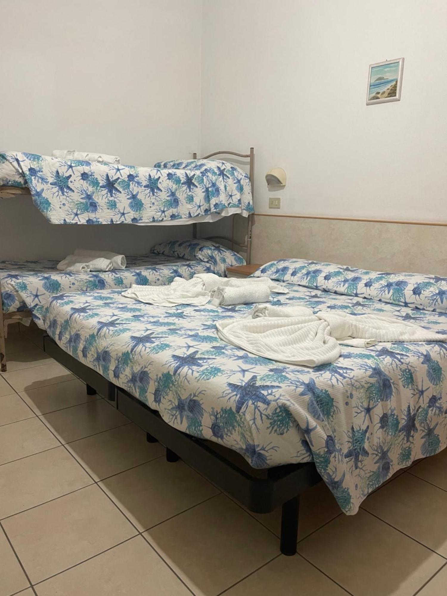 Hotel Vienna Rivazzurra Rimini Extérieur photo