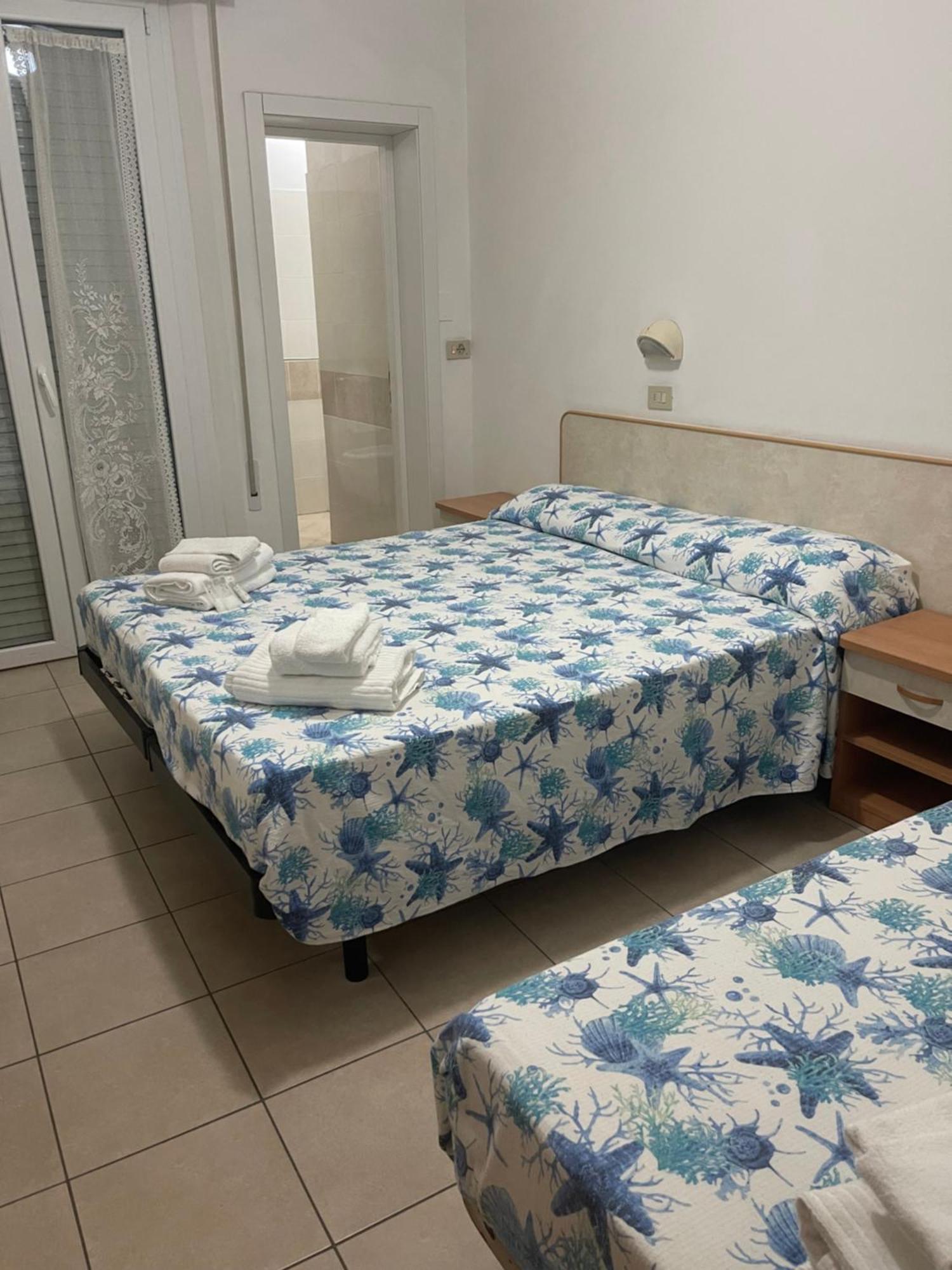 Hotel Vienna Rivazzurra Rimini Extérieur photo
