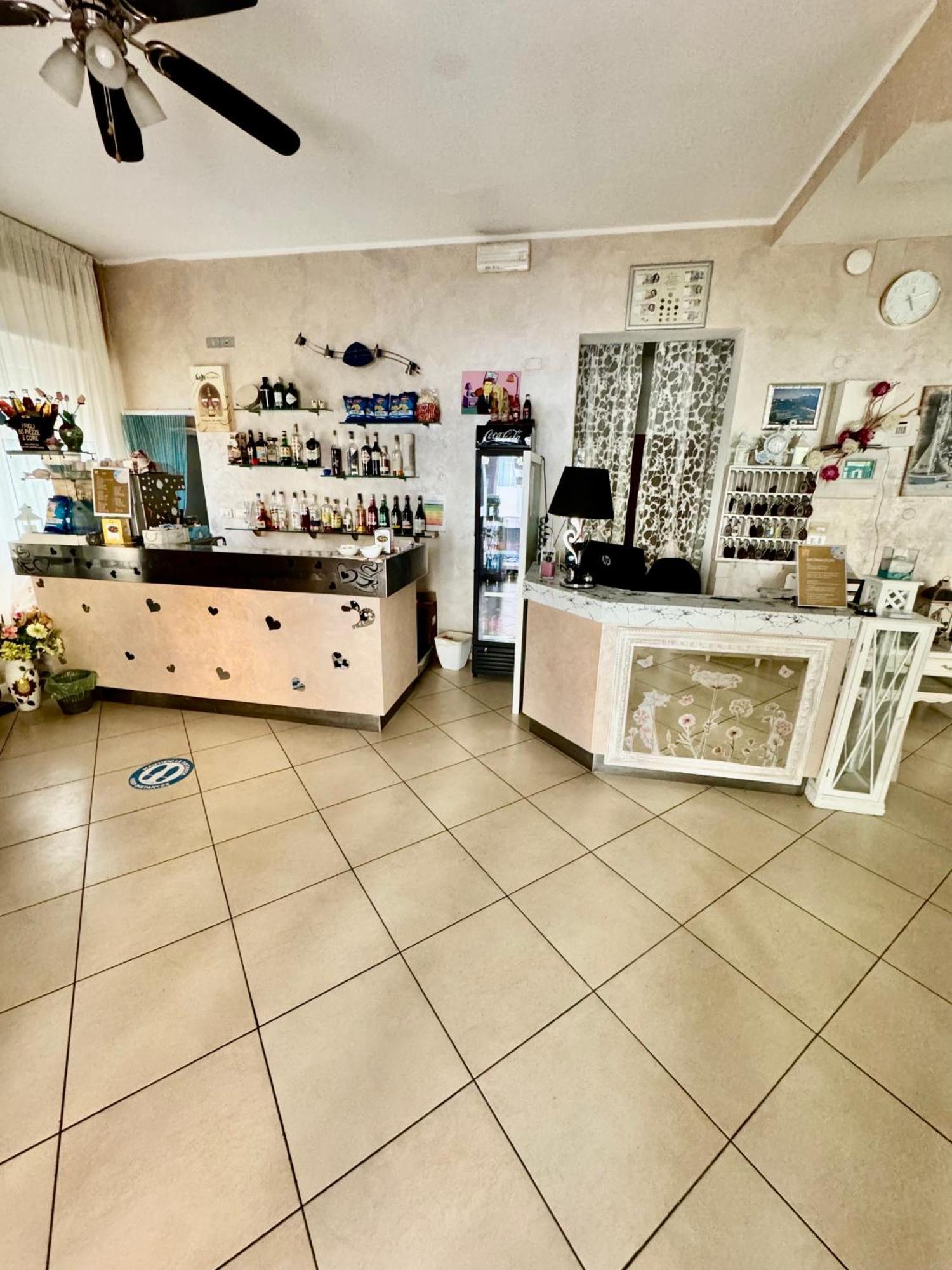 Hotel Vienna Rivazzurra Rimini Extérieur photo